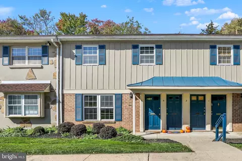 7 Wexford Dr, North Wales, PA 19454