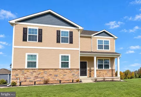 30 Eloise Apt, Gilbertsville, PA 19525