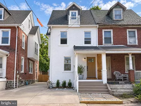 235 E County Line Rd, Ardmore, PA 19003