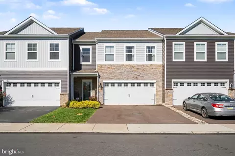 20 Egret Way Apt, Phoenixville, PA 19460