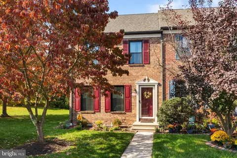228 Troon Ct Apt, Royersford, PA 19468