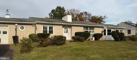 710 White Pine Ln, Pottstown, PA 19464