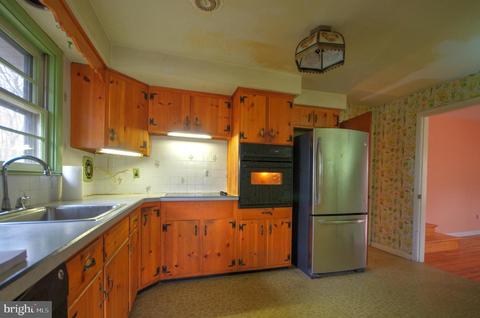 643 Forest Rd, Wayne, PA 19087 photo 3