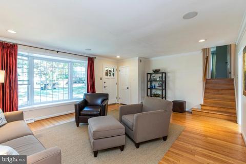 651 Crestwood Rd, Wayne, PA 19087 photo 2