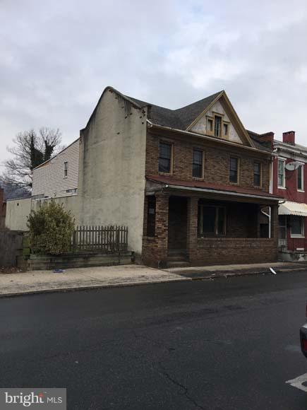 37 39 Chestnut St Lewistown Pa 17044 3 Photos Mls Pamf100036 Movoto
