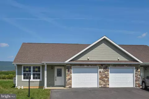 63 Pacific Ave, Milroy, PA 17063