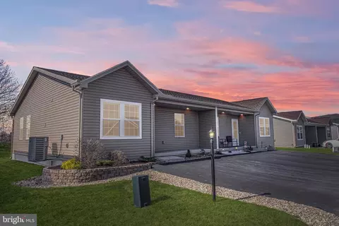82 Pacific Ave, Milroy, PA 17063