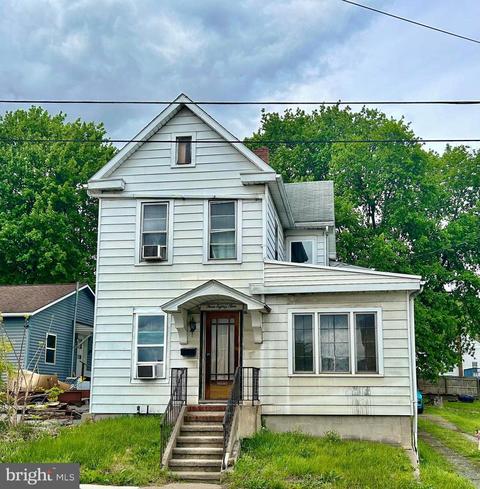 389 W Fourth St, Lewistown, PA 17044