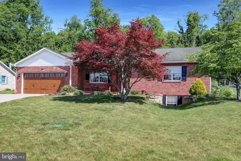 293 Cornfield Cir, Lewistown, PA 17044