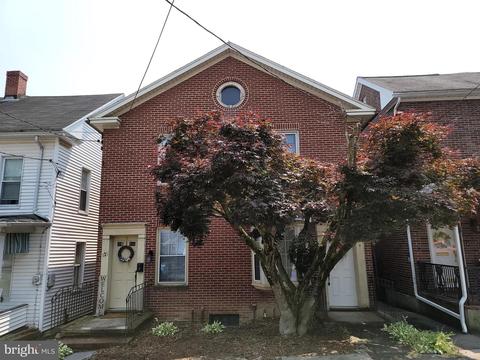 119-121 N Walnut St, Lewistown, PA 17044