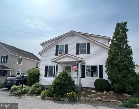 60 Pleasant St, Belleville, PA 17004