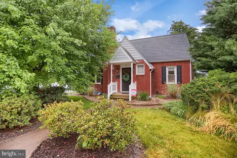 7 Fairview Pl, Lewistown, PA 17044
