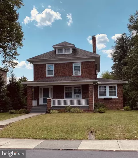 15 Grand Pkwy N, Lewistown, PA 17044