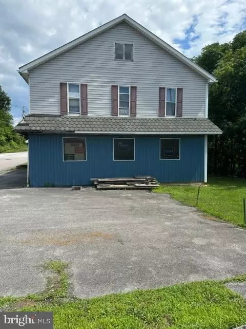 386 E Walnut St, Lewistown, PA 17044