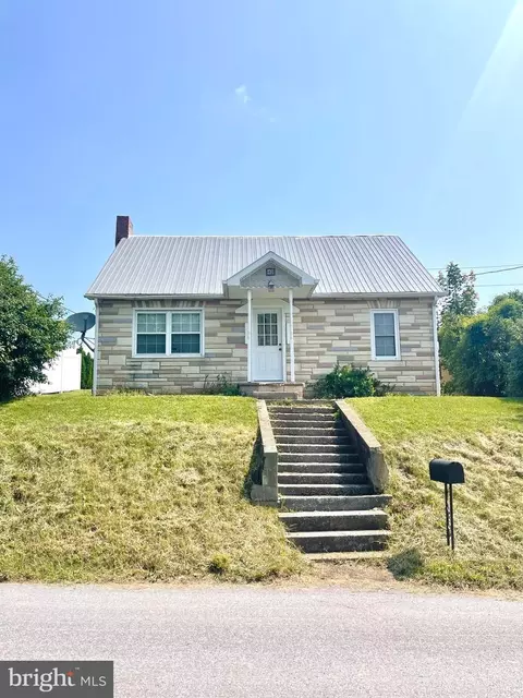 43 N Kishacoquillas St, Belleville, PA 17004