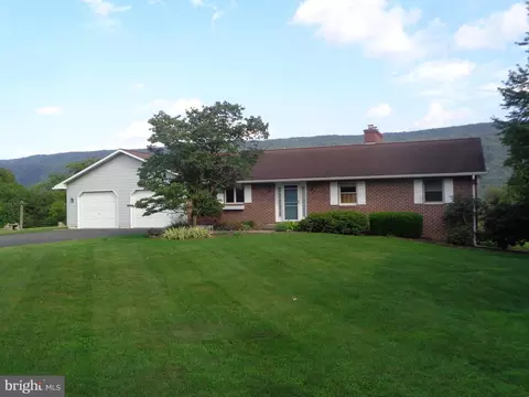 11 Osage Dr, Belleville, PA 17004
