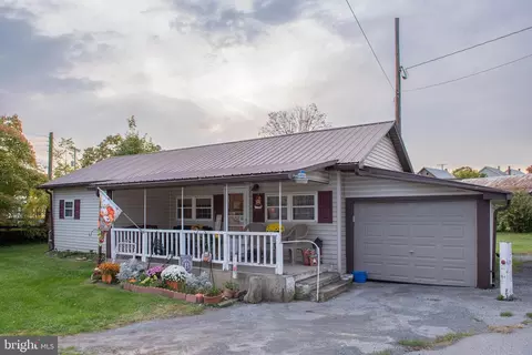 80 Broad St, Milroy, PA 17063