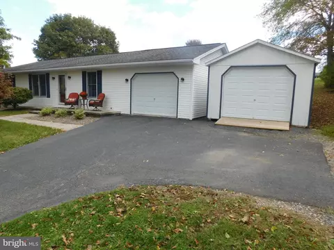 2488 Middle Rd, Lewistown, PA 17044