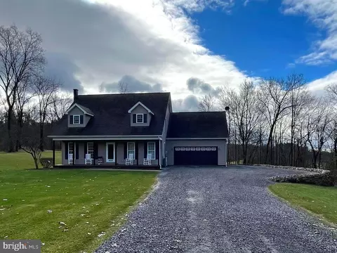 8 E Wayneview Dr, Mcveytown, PA 17051