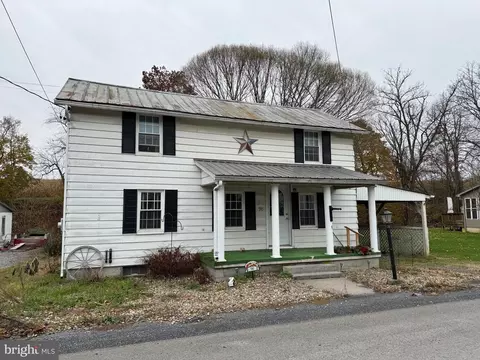 98 Creek Dr, Milroy, PA 17063