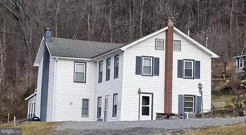 41 Pinewood Rd, Yeagertown, PA 17099