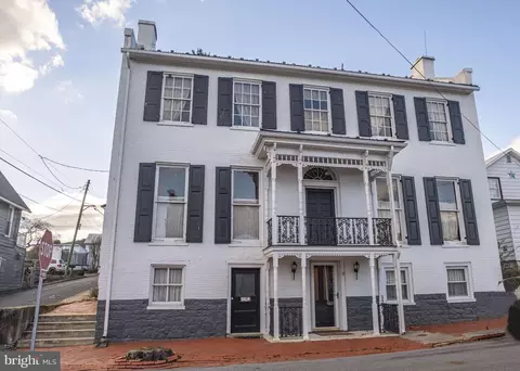 19 N Market St, Mcveytown, PA 17051