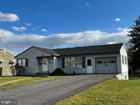 308 Eighth Ave, Burnham, PA 17009