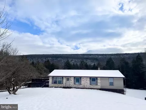 3258 New Lancaster Valley Rd, Milroy, PA 17063