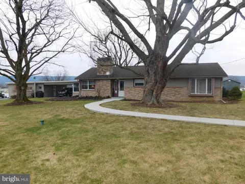 1 Poe St, Belleville, PA 17004