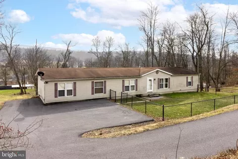 231 Sand Rock Rd, Lewistown, PA 17044