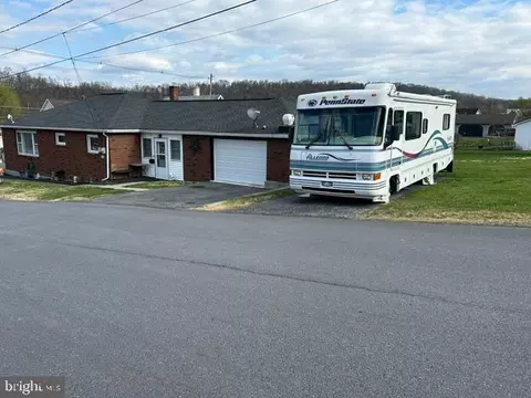 800 E Walnut St, Lewistown, PA 17044