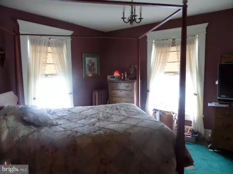Bedroom - 117 4th Ave, Burnham, PA 17009 photo 2 of 5