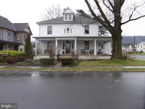 Exterior - 117 4th Ave, Burnham, PA 17009 photo 3 of 9