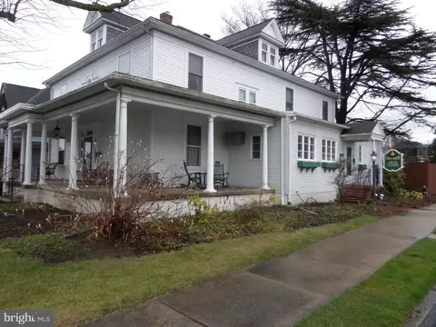 Exterior - 117 4th Ave, Burnham, PA 17009 photo 4 of 9