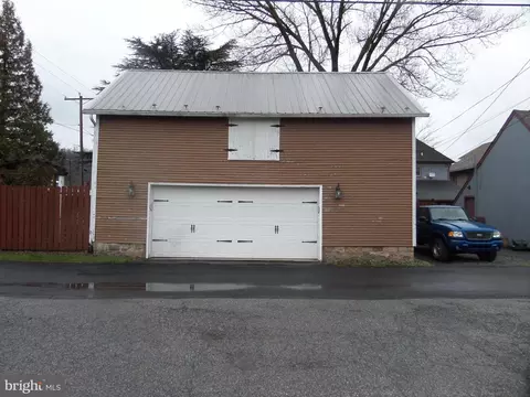 Exterior - 117 4th Ave, Burnham, PA 17009 photo 8 of 9