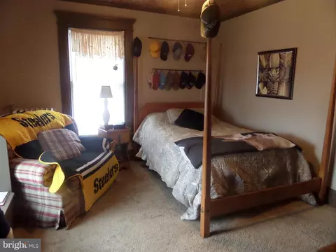 Bedroom - 117 4th Ave, Burnham, PA 17009 photo 4 of 5