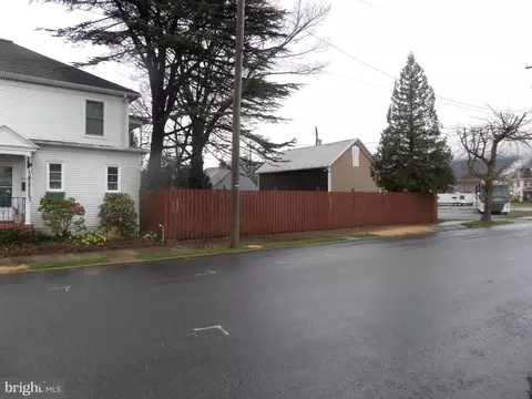Exterior - 117 4th Ave, Burnham, PA 17009 photo 6 of 9