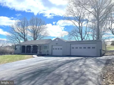 2474 Middle Rd, Lewistown, PA 17044
