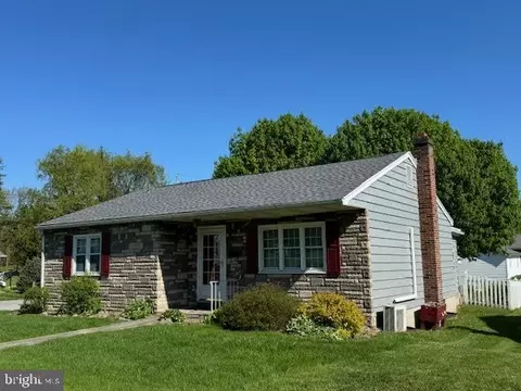 328 Eighth Ave, Burnham, PA 17009