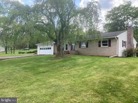 20 Deb Dr, Lewistown, PA 17044