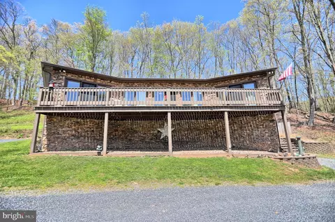 48 Kennel Ln, Mcveytown, PA 17051