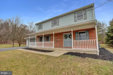 322 Greenbriar Rd, Lewistown, PA 17044