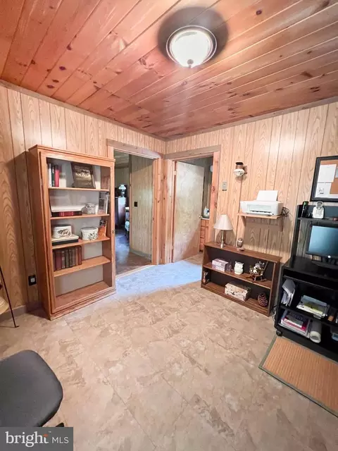 Entry Way - 212 Bald Eagle Ln, Mcclure, PA 17841 photo 5 of 7