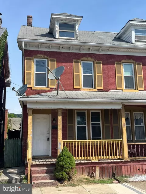 39 Montgomery Ave, Lewistown, PA 17044