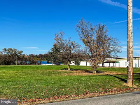 Loop Road, Lewistown, PA 17044