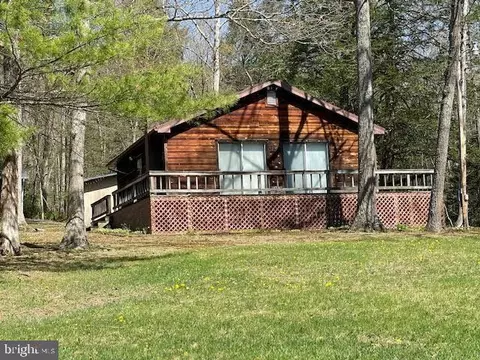 3255 New Lancaster Valley Rd, Milroy, PA 17063