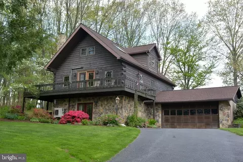 19 Pine Tree Ln, Lewistown, PA 17044