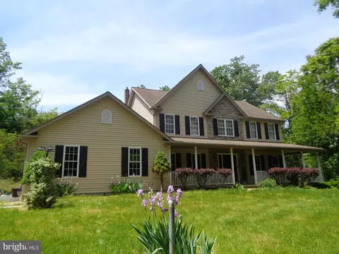 947 Middle Rd, Lewistown, PA 17044