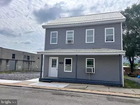 156 W 4th St, Lewistown, PA 17044