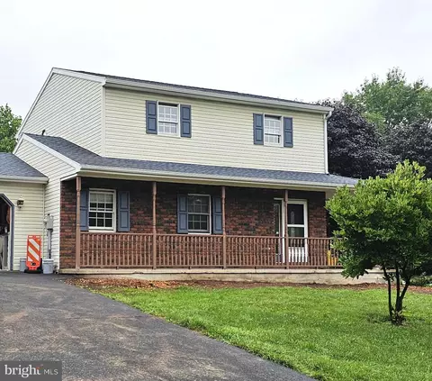 320 Greenbriar Rd, Lewistown, PA 17044